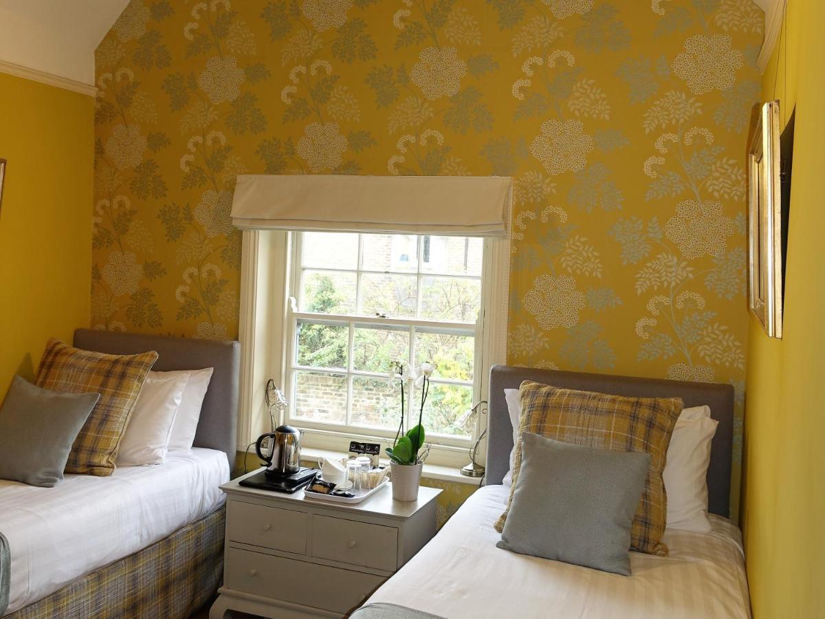 One Holyrood Hotel & Cafe Newport  Dış mekan fotoğraf